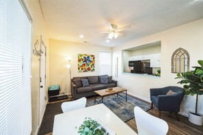 Interior - Cozy 2 Bedroom Getaway (Covington)