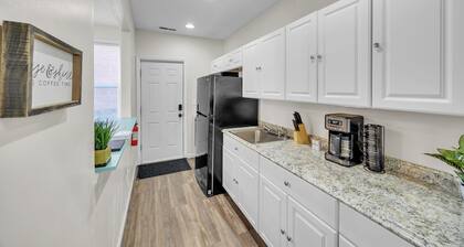 Cozy 2 Bedroom Getaway