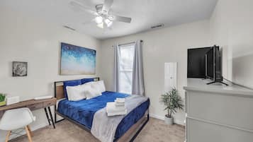 Comfort House, 2 Bedrooms, Non Smoking, Kitchen | 2 bilik tidur, peralatan tempat tidur premium, seterika/papan seterika