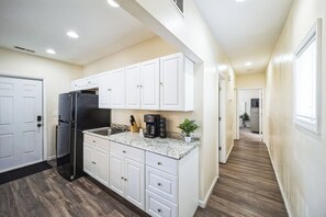 Comfort House, 2 Bedrooms, Non Smoking, Kitchen | Private kitchen - Cozy 2 Bedroom Getaway (Covington)