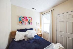 Comfort House, 2 Bedrooms, Non Smoking, Kitchen | 2 bedrooms, premium bedding, iron/ironing board, free WiFi - Cozy 2 Bedroom Getaway (Covington)