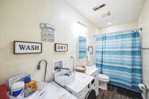 Comfort House, 2 Bedrooms, Non Smoking, Kitchen | Bathroom