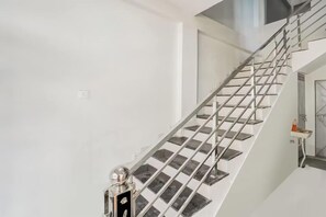 Staircase - Wishotel Inn (Indore)