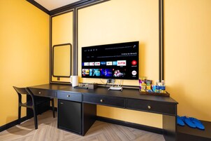 Classic Double Room, 1 Queen Bed, Balcony, City View | Premium bedding, Select Comfort beds, minibar, desk