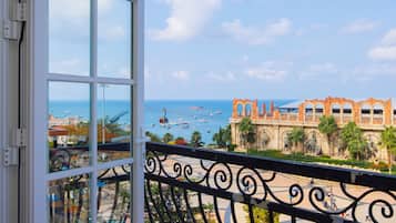 Habitación Deluxe, balcón, vista a la playa | Vista a la playa o el mar
