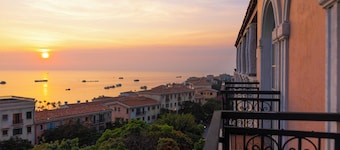 Lotus Home Cafe - Cable Car Station