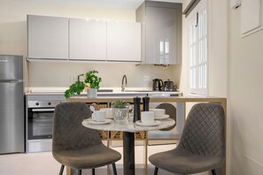 Fridge, oven, stovetop, toaster
