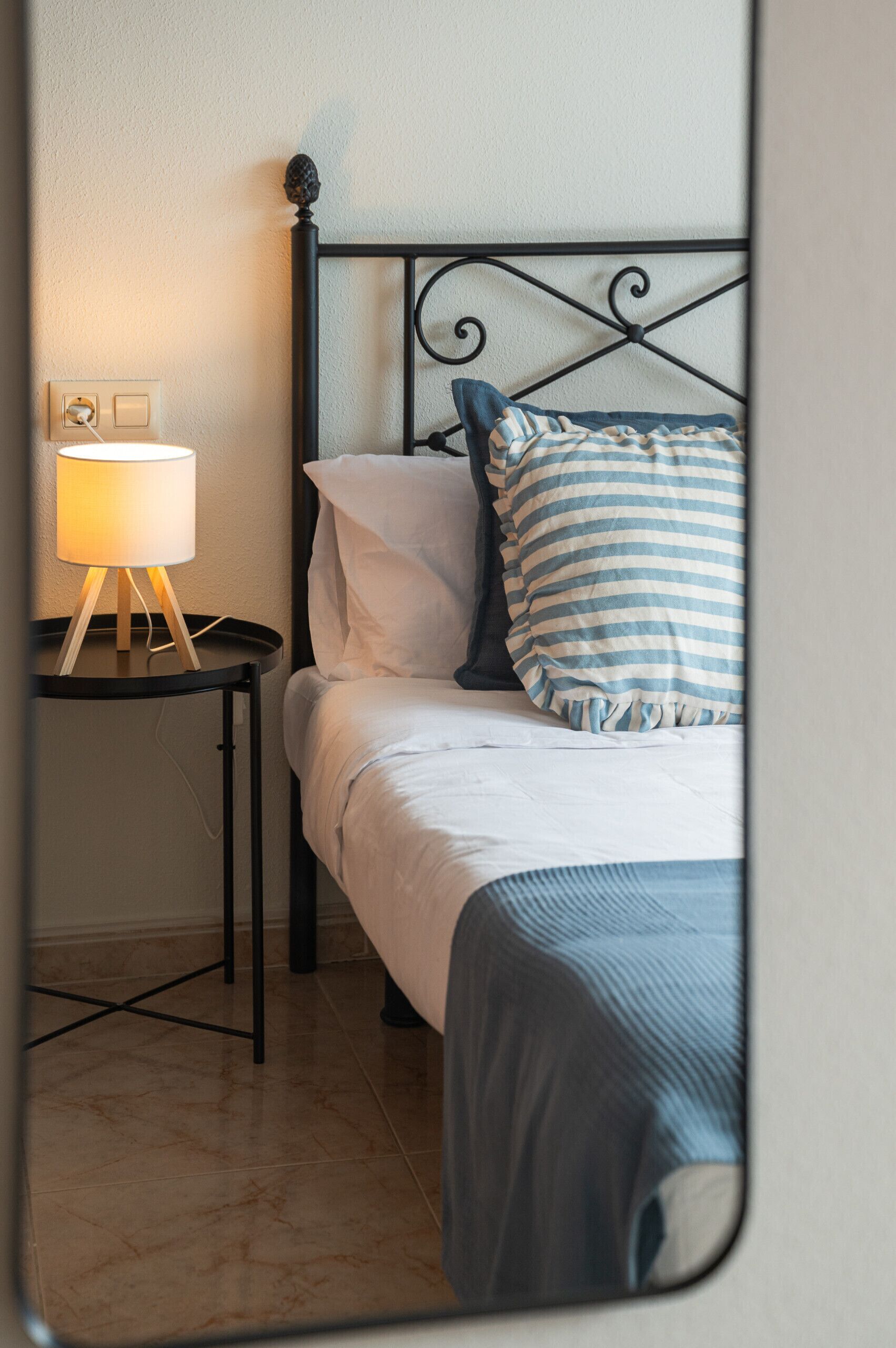 2 slaapkamers, een strijkplank/strijkijzer, gratis wifi, beddengoed