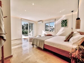 3 bedrooms, iron/ironing board, Internet, bed sheets