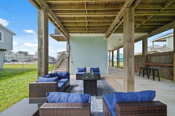 Outdoor dining - Twins Tidal Escape, Sweet Memories, S'More Fun (Galveston)