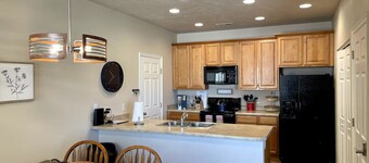 2BR/2FB Ground Floor - No Stairs w/ 2 Car Garage