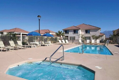 2BR/2FB Ground Floor - No Stairs w/ 2 Car Garage