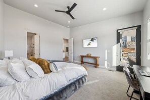 4 habitaciones, escritorio, tabla de planchar con plancha y wifi gratis 