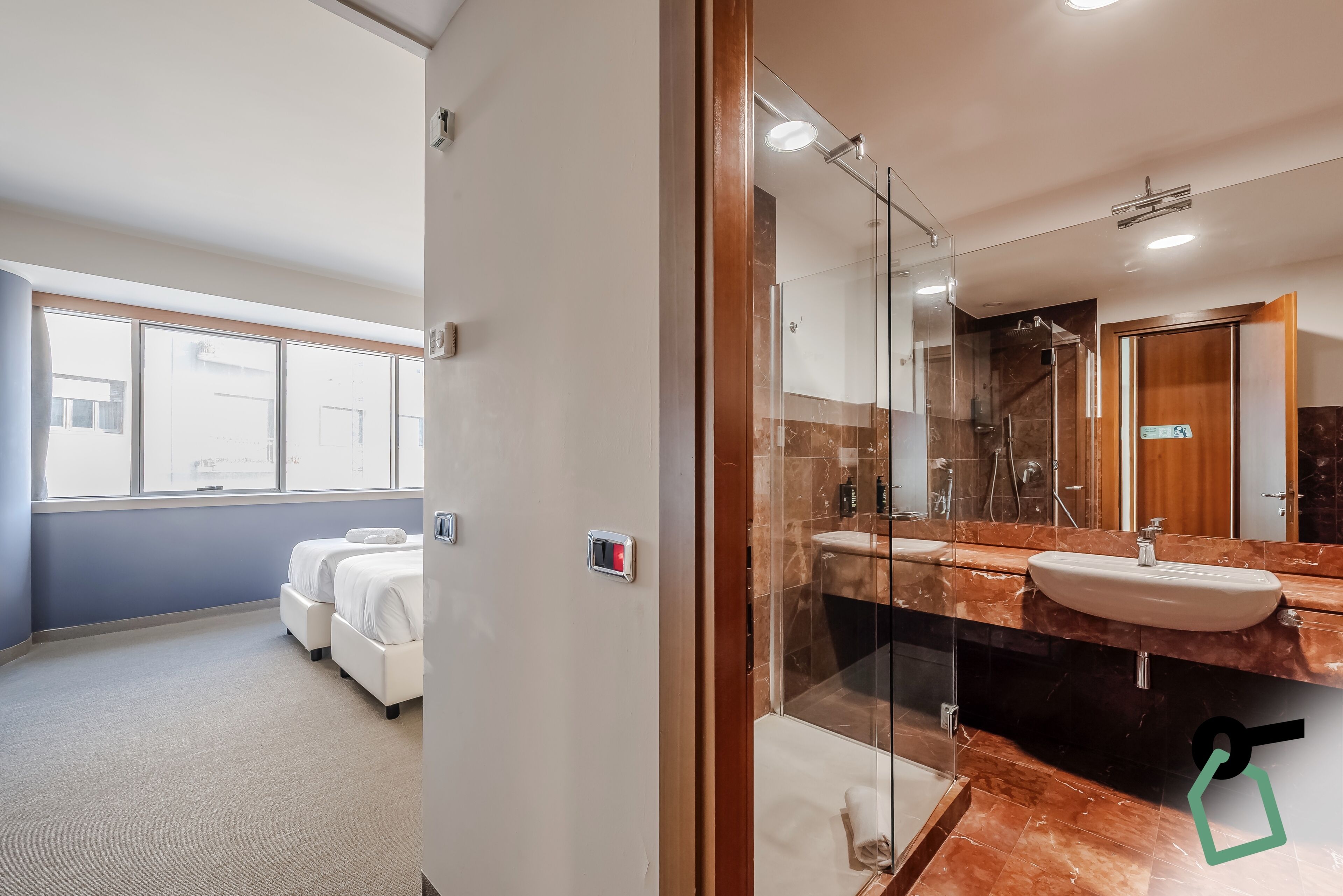 Double Room | Minibar, in-room safe, desk, free WiFi