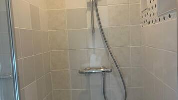 Handdoeken, zeep, shampoo, toiletpapier