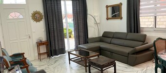 Detached house near Disney, 77450 Montry, sleeps 6, TV wifi