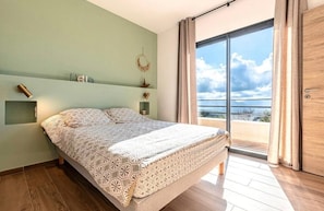 4 chambres, fer et planche à repasser, Wi-Fi, draps fournis