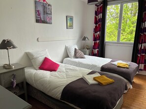 3 dormitorios, tabla de planchar con plancha, wifi y ropa de cama