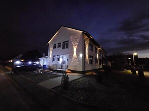 Exterior - 3-Zimmer-Wohnung mit Küche und Balkon (Kerpen)