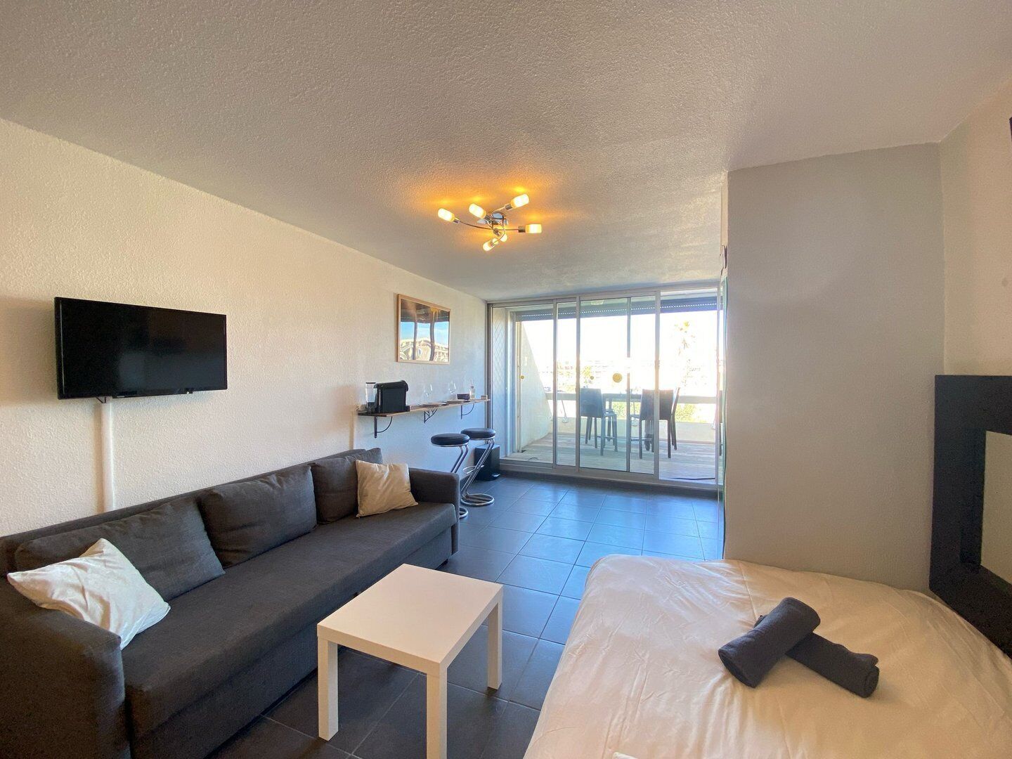 Fer et planche à repasser, accès Internet, draps fournis