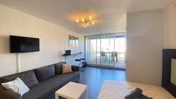 Fer et planche Ă repasser, accĂšs Internet, draps fournis