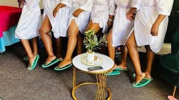 Couples treatment room(s), body treatments, aromatherapy