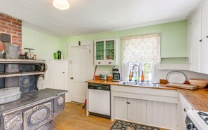 Microwave, dishwasher