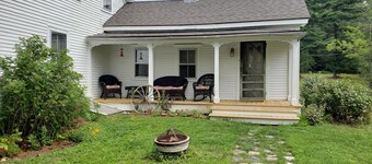 Charming 3-bedroom farmhouse in pleasant Milbridge with WiFi on 22 acres