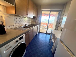 Frigorifero, microonde, forno, lavastoviglie