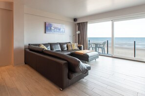 Apartment | Living area - Apartment in Middelkerke With Sea View (Middelkerke)