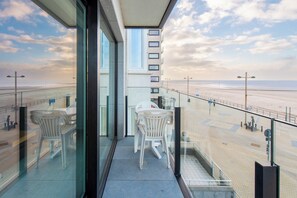 Apartment | Outdoor dining - Apartment in Middelkerke With Sea View (Middelkerke)