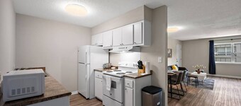 Home in Canton, 10 Min to Amazon Center A2