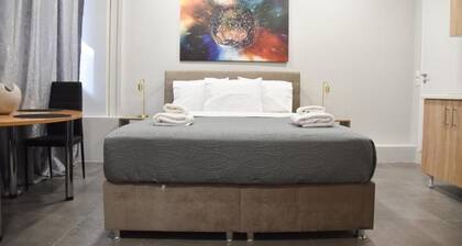 Athens Zeus A by Super Host Hub