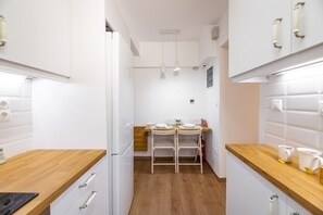 House, Smoking - Quiet Apartment With a Garden at Exarcheia (Athens)