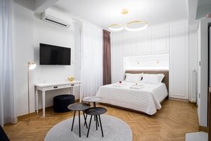 Apartment, Smoking