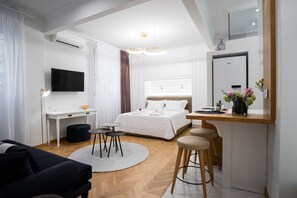 Apartment, Smoking