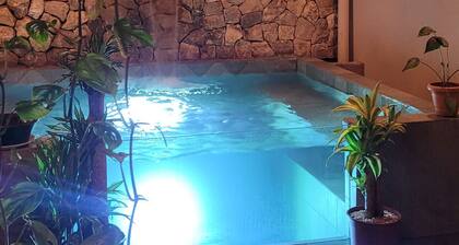 Modern Luxury- In town, Peaceful and Quiet with AC and Hot Water