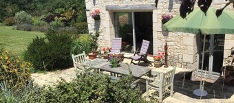 Beautifully renovated farmhouse, secure swimming pool, five en suite bedrooms.