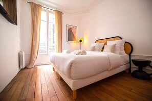 3 quartos, ferros/tábuas de passar roupa, Wi-Fi, roupa de cama