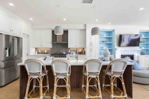 Fridge, microwave, oven, stovetop - Brand New Beach House Steps to Beach, Restaurants (Oceanside)