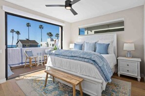 4 camere, una scrivania, ferro/asse da stiro, culla da viaggio