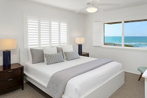 5 bedrooms, desk, iron/ironing board, travel cot