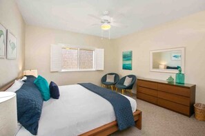5 Schlafzimmer, Schreibtisch, Bügeleisen/Bügelbrett, Reisekinderbett
