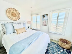 4 bedrooms, desk, iron/ironing board, travel crib