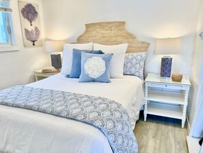 4 Schlafzimmer, Schreibtisch, Bügeleisen/Bügelbrett, Reisekinderbett