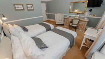 Double or Twin Room | Desk, free WiFi