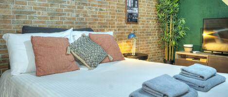 Fer et planche à repasser, Wi-Fi gratuit, draps fournis