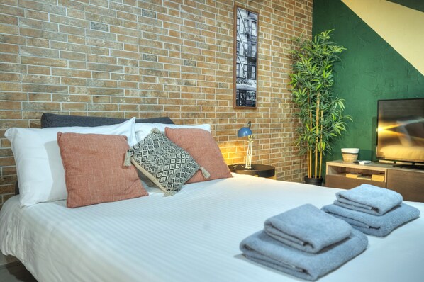 Iron/ironing board, free WiFi, bed sheets - Stylish & cosy apartment near seafront LGAL1-1 (Gzira)