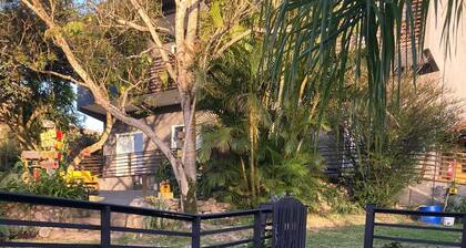 Beautiful chalet for couples in Praia do Rosa.