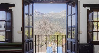 Cubo's Casa Rural La Albahaca de Libar / private pool / free wifi / views